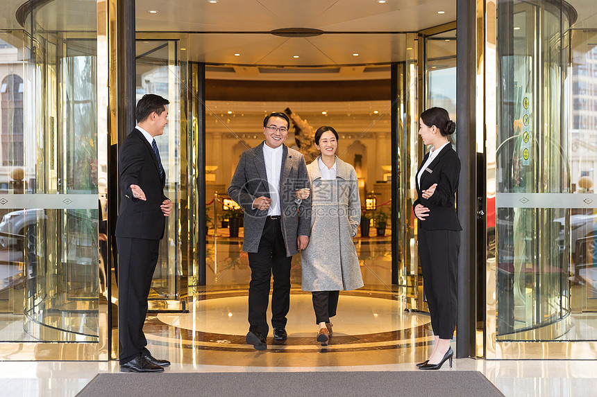 酒店管理服務(wù)人員的迎送顧客藝術(shù)